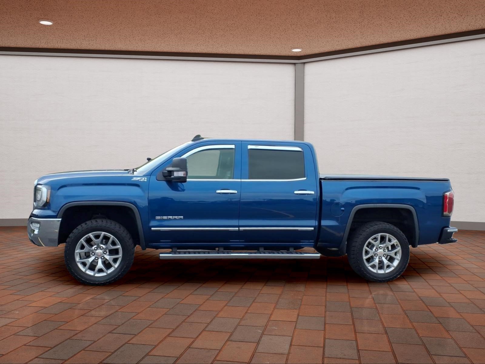 Used 2017 GMC Sierra 1500 SLT w/ SLT Premium Package AWD/4WD image 5