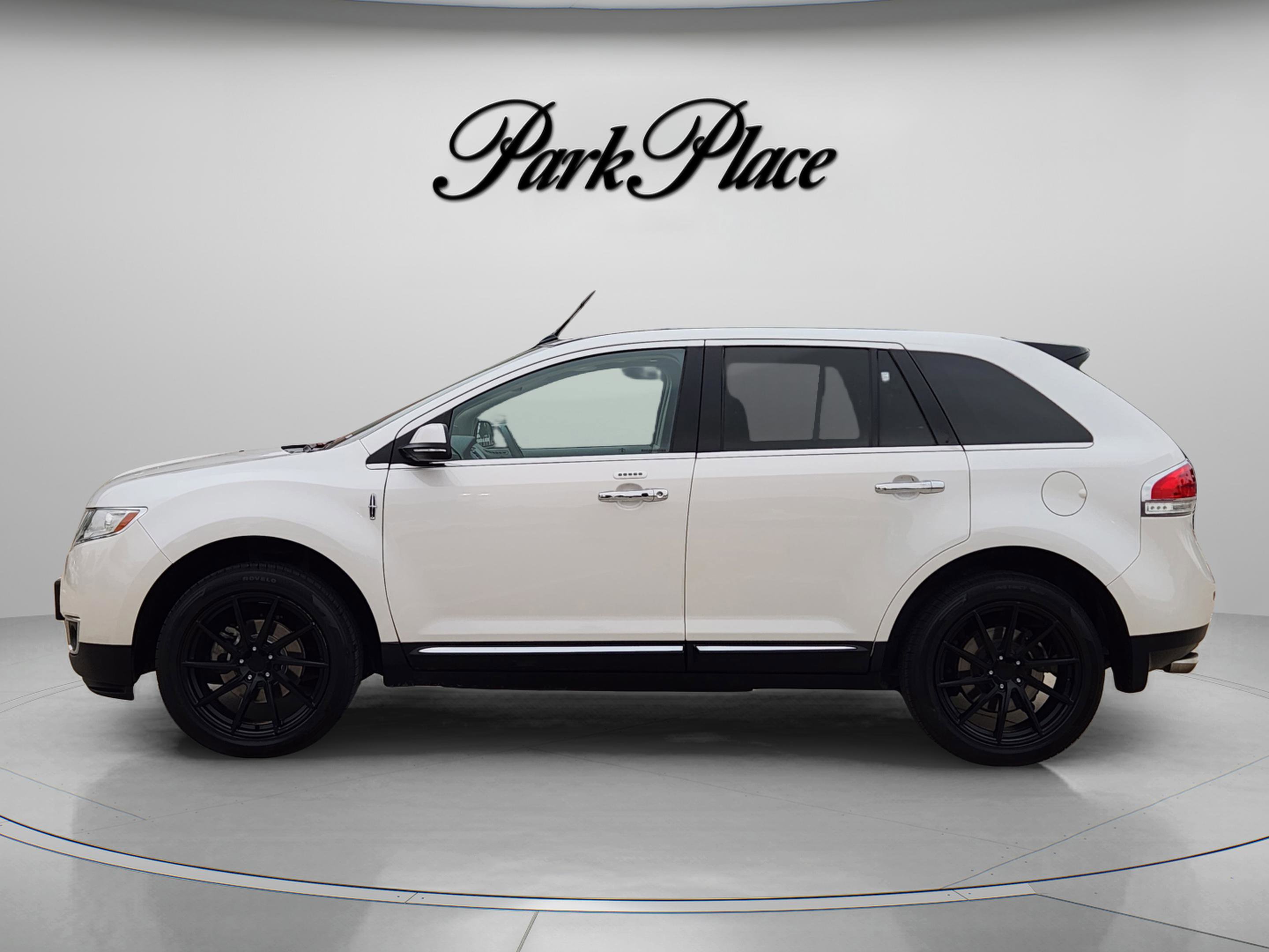 Used 2013 Lincoln MKX AWD image 2