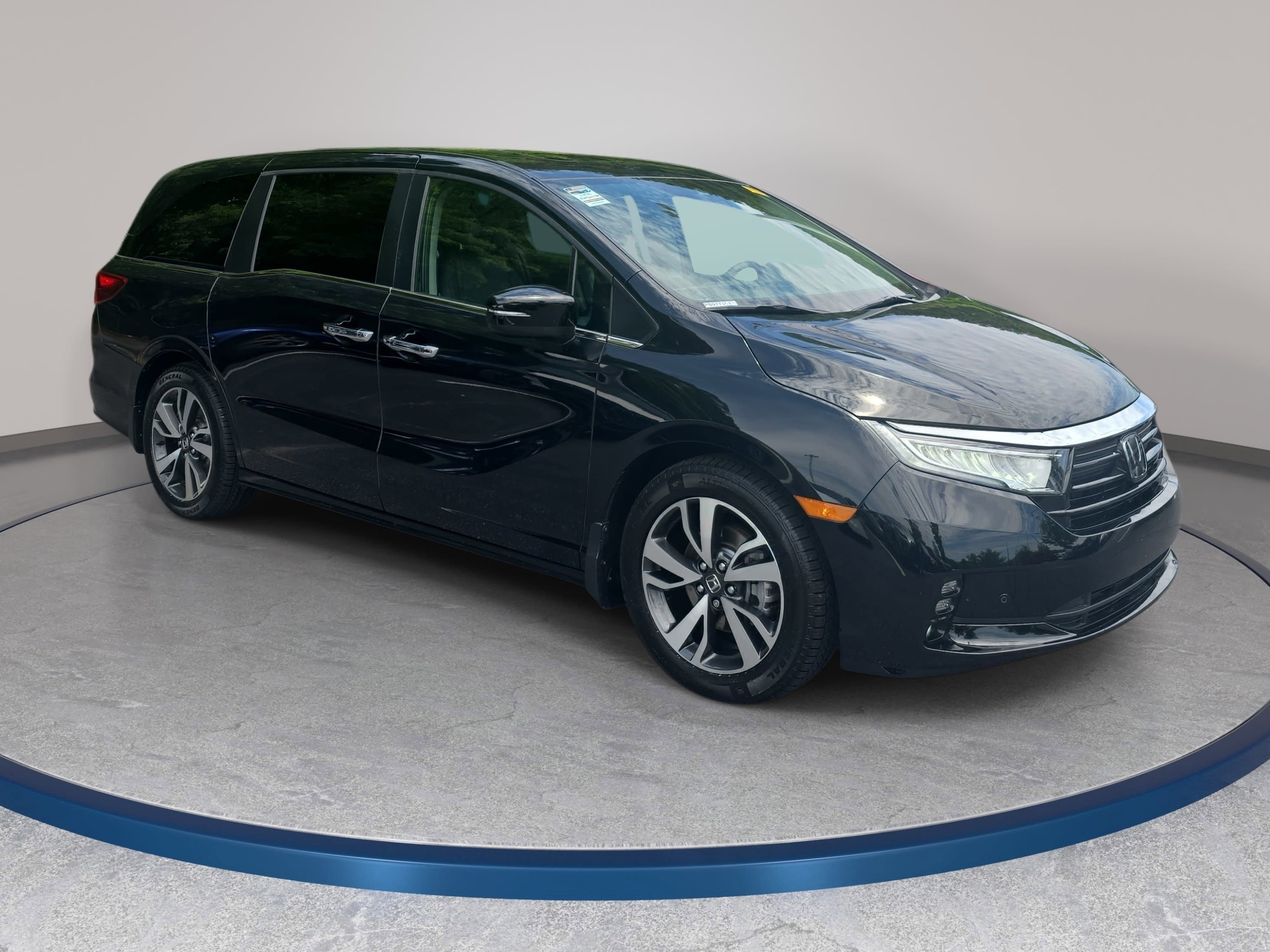 Used 2023 Honda Odyssey Touring image 3