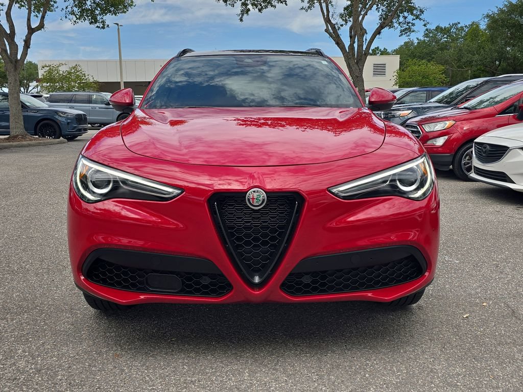 Used 2023 Alfa Romeo Stelvio Sprint RWD image 2