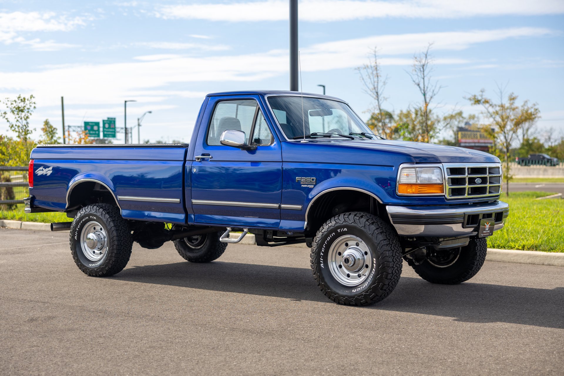 Used 1996 Ford F250 4x4 Regular Cab image 2