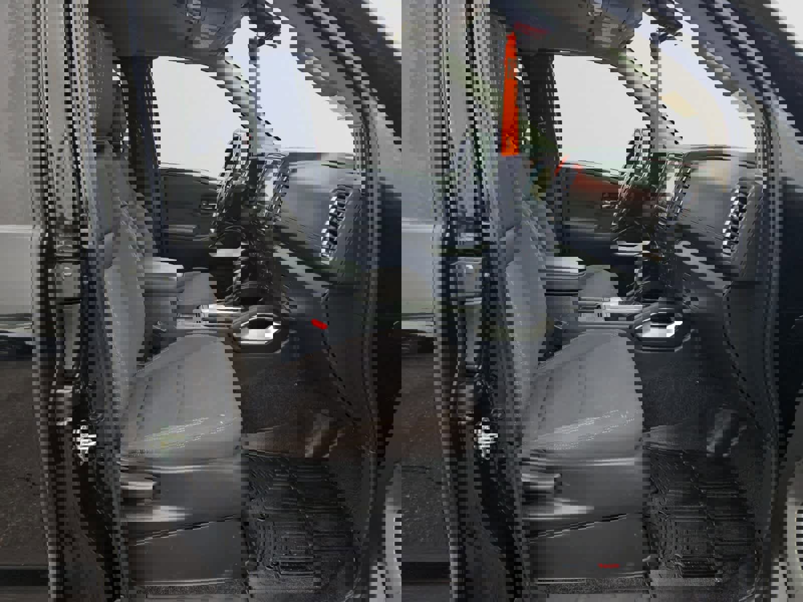 Used 2022 Nissan Frontier SV image 15