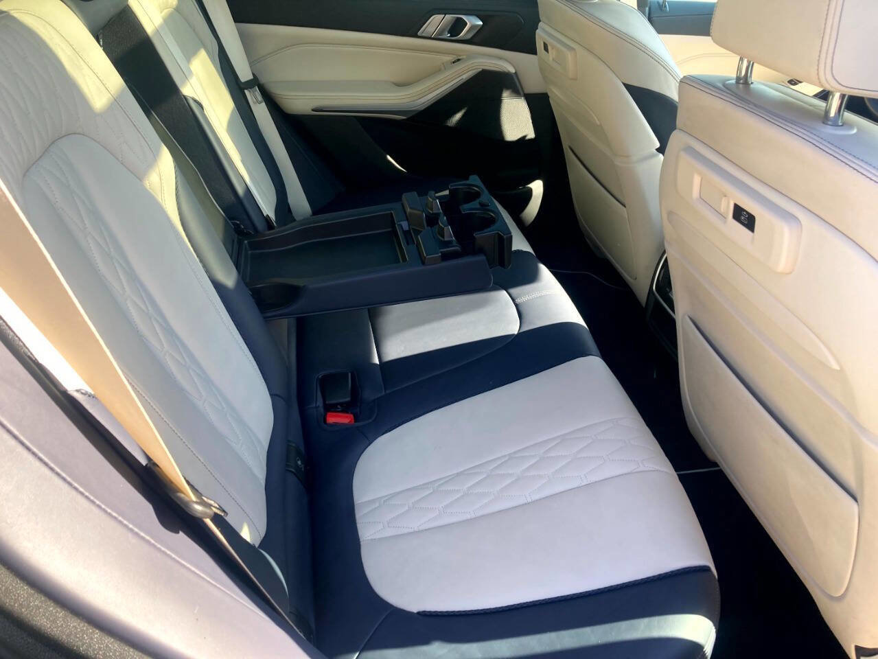 Used 2022 BMW X5 xDrive40i w/ M Sport Package image 14