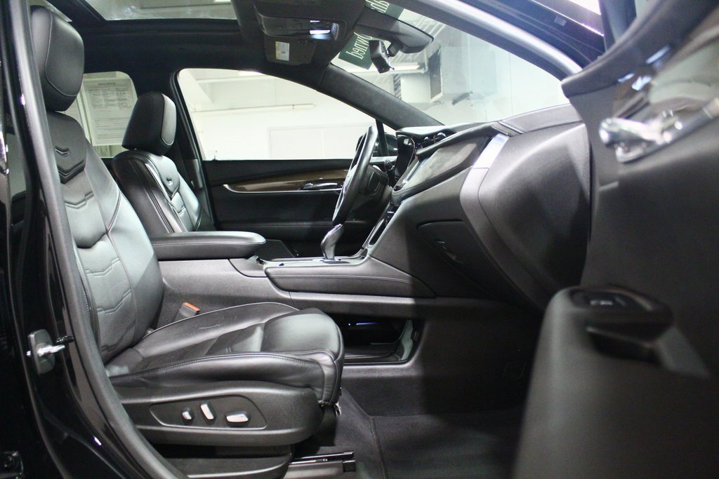 Used 2017 Cadillac XT5 Platinum image 23