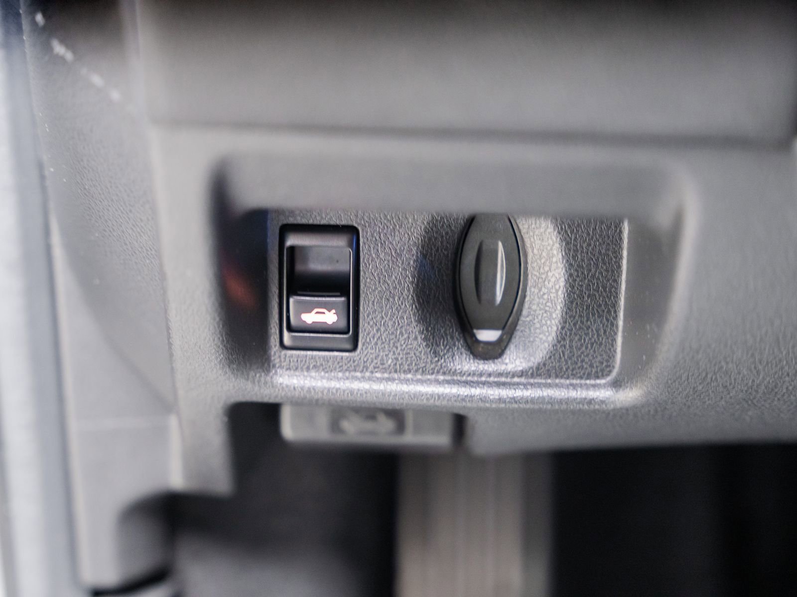 Used 2009 Nissan GT-R Premium AWD/4WD image 53