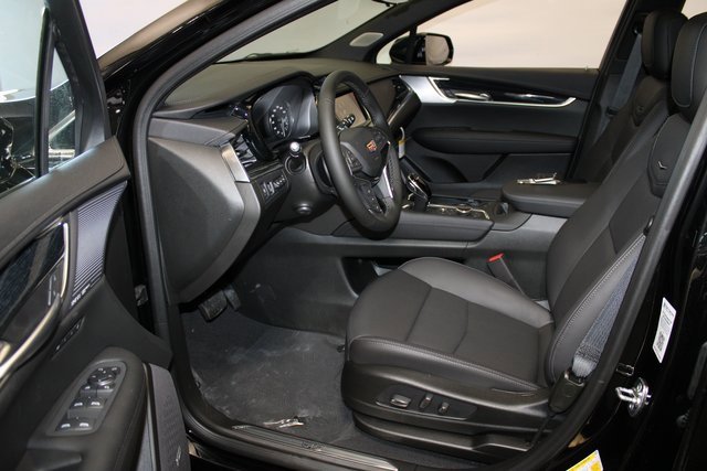 New 2025 Cadillac XT5 Premium Luxury w/ Technology Package image 4