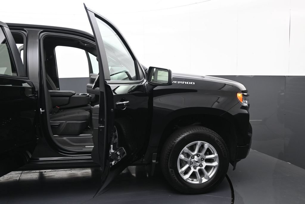 Certified 2026 Chevrolet Silverado 1500 RST AWD/4WD image 9