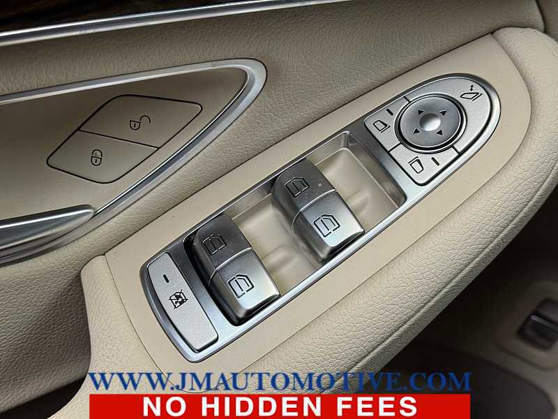 Used 2019 Mercedes-Benz GLC 300 4MATIC image 38