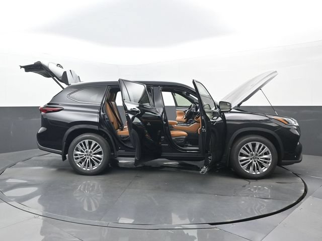 New 2026 Toyota Highlander Platinum AWD/4WD image 33