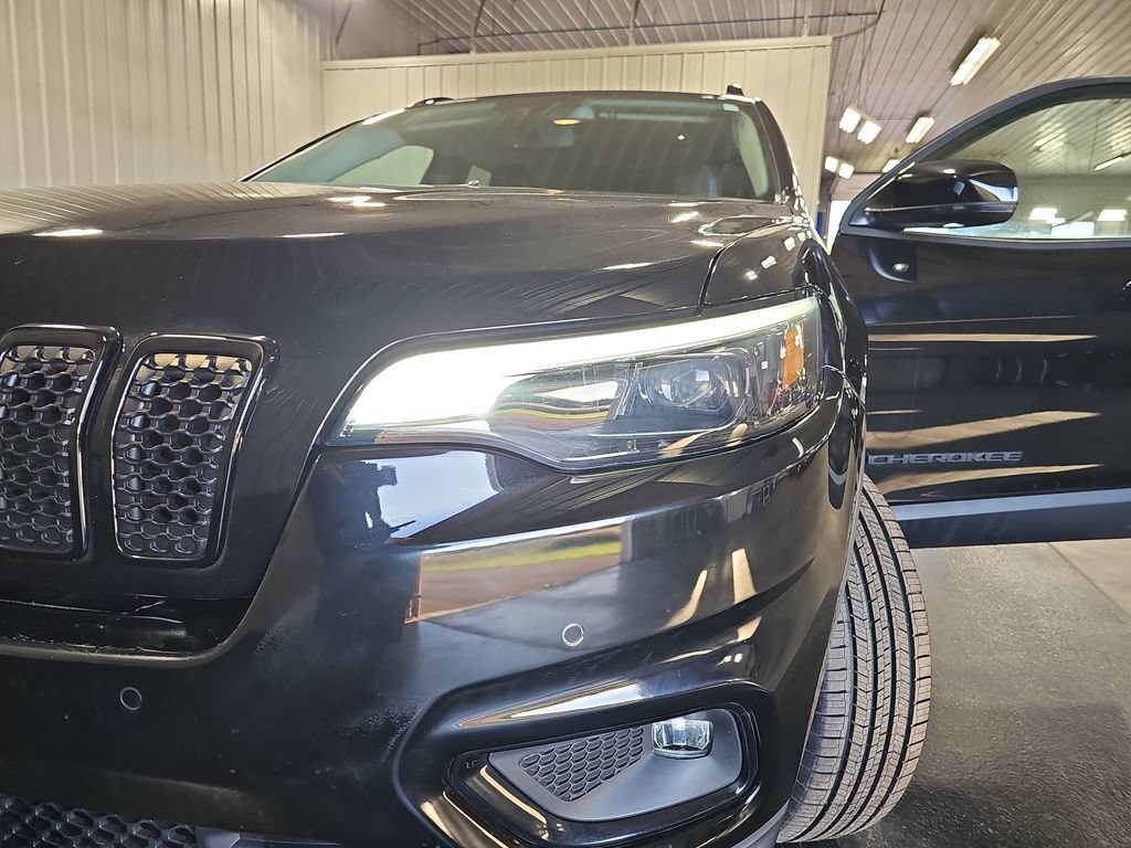 Used 2023 Jeep Cherokee Altitude Lux AWD/4WD image 31