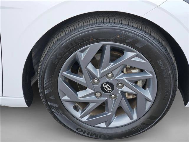 Certified 2024 Hyundai Elantra SEL image 27