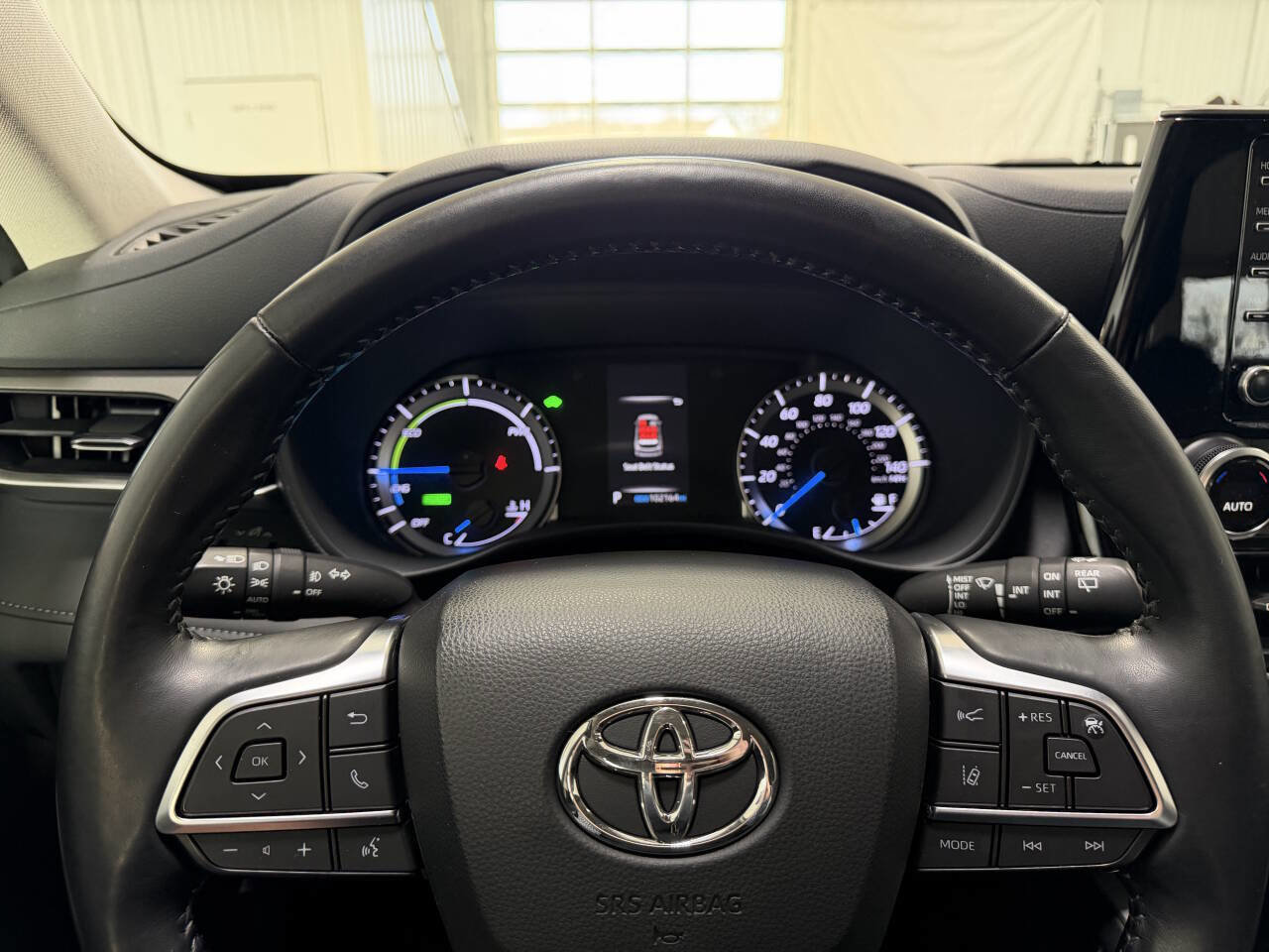 Used 2020 Toyota Highlander LE image 19