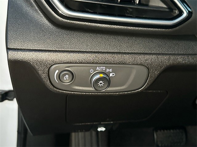 Used 2022 Chevrolet Bolt EUV LT w/ Convenience Package image 23