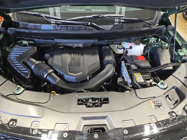 New 2027 Chevrolet Traverse RS w/ LPO, Floor Liner Package AWD/4WD image 33