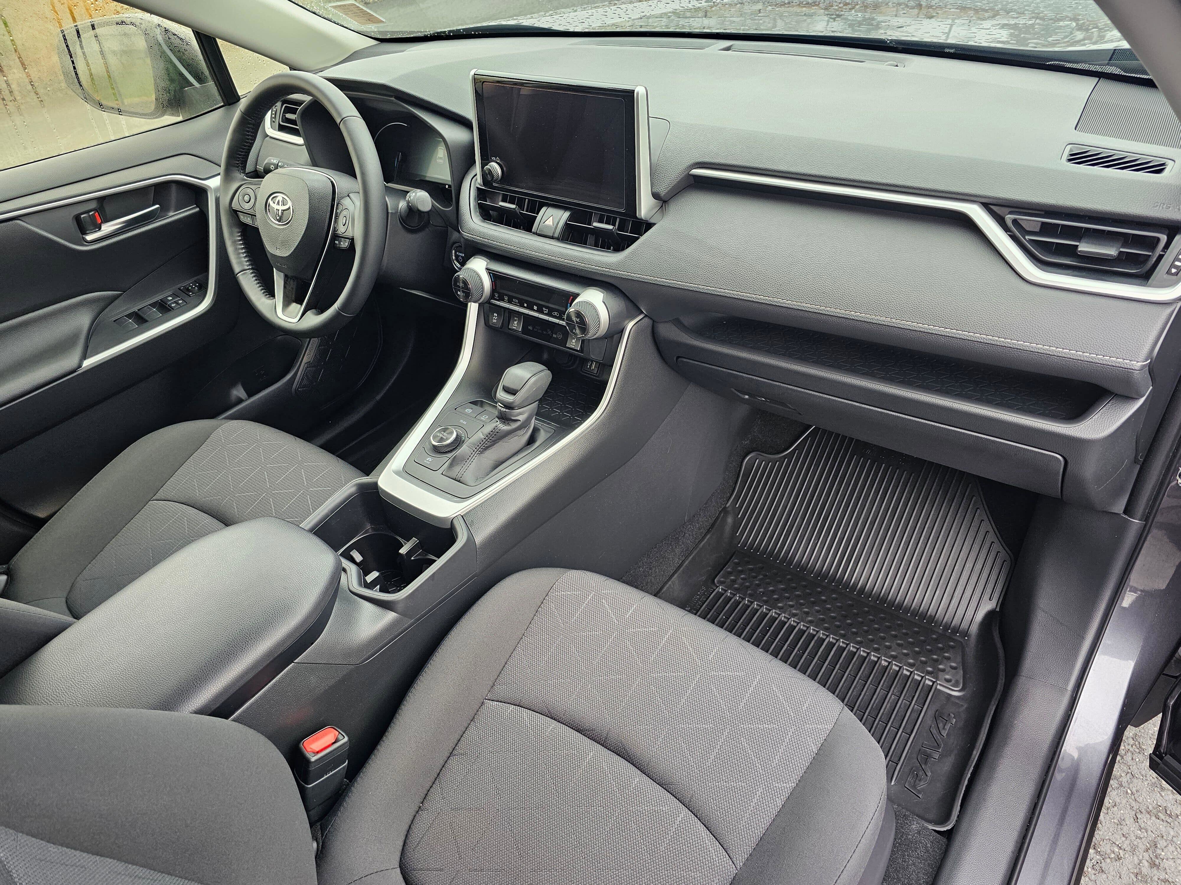 Used 2025 Toyota RAV4 XLE w/ Convenience Package image 11