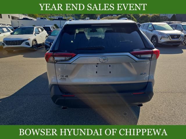 Used 2021 Toyota RAV4 XLE image 4