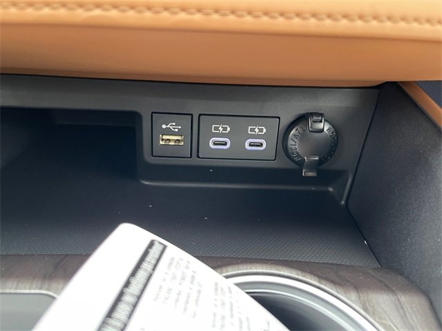 New 2026 Toyota Highlander Platinum image 20