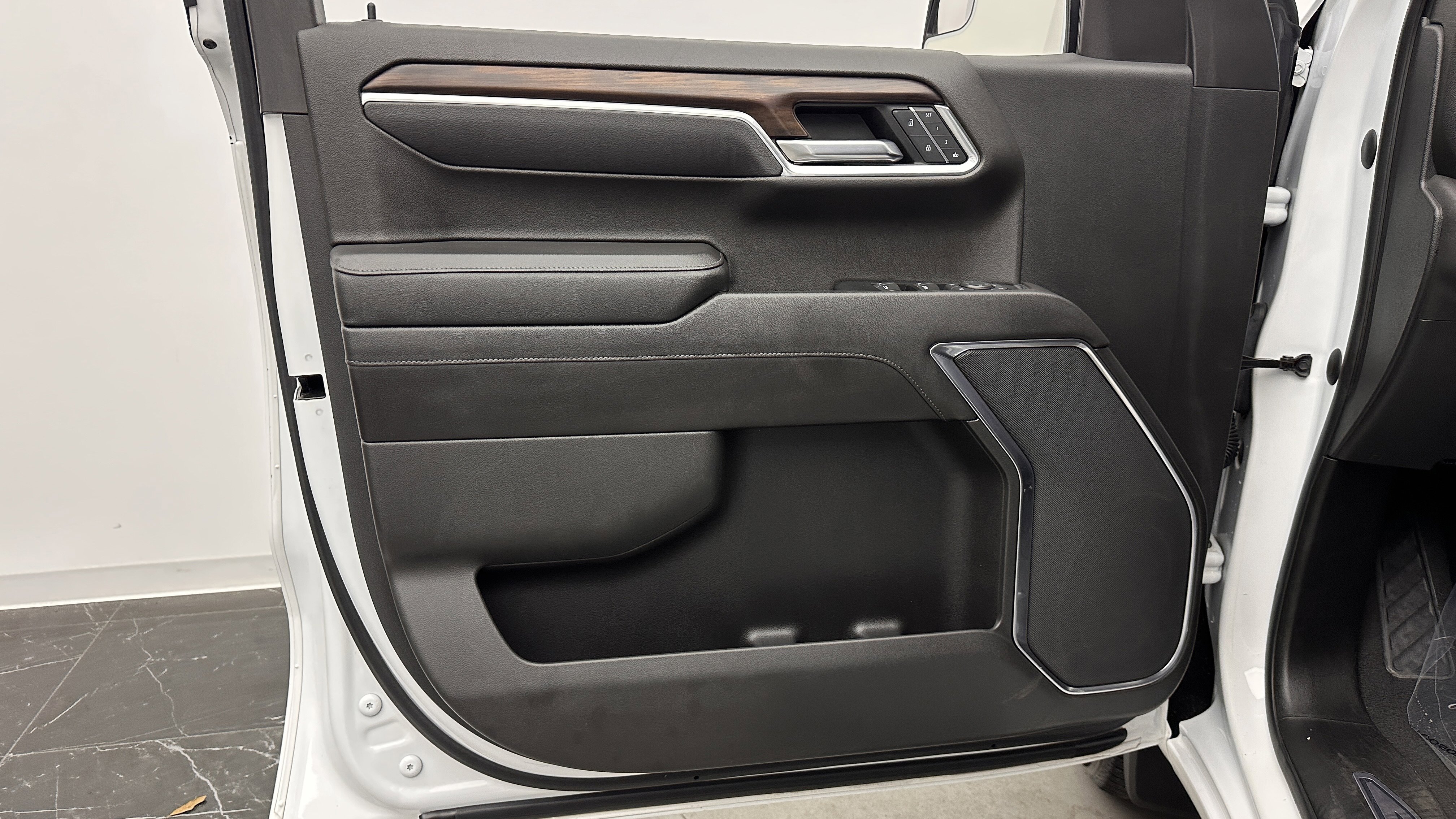 Used 2022 GMC Sierra 1500 SLT RWD image 10