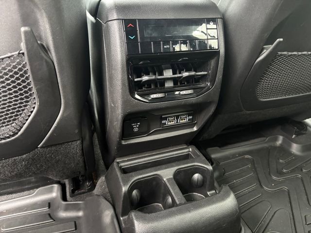 Used 2022 Jeep Grand Cherokee L Laredo image 16