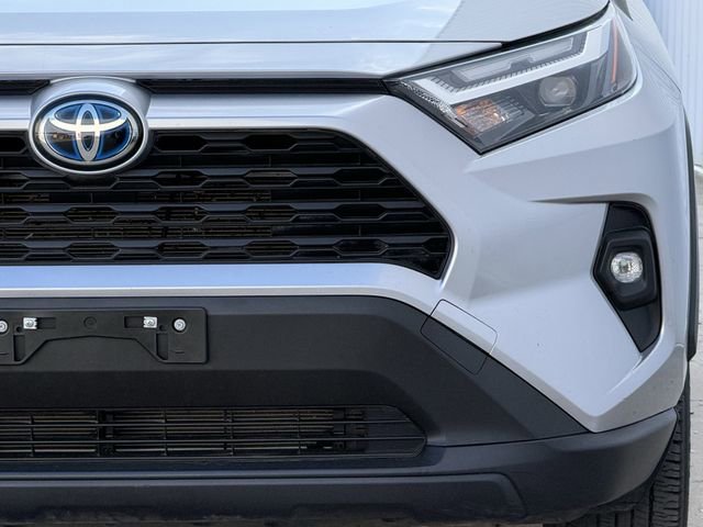 Used 2022 Toyota RAV4 XLE Premium image 9