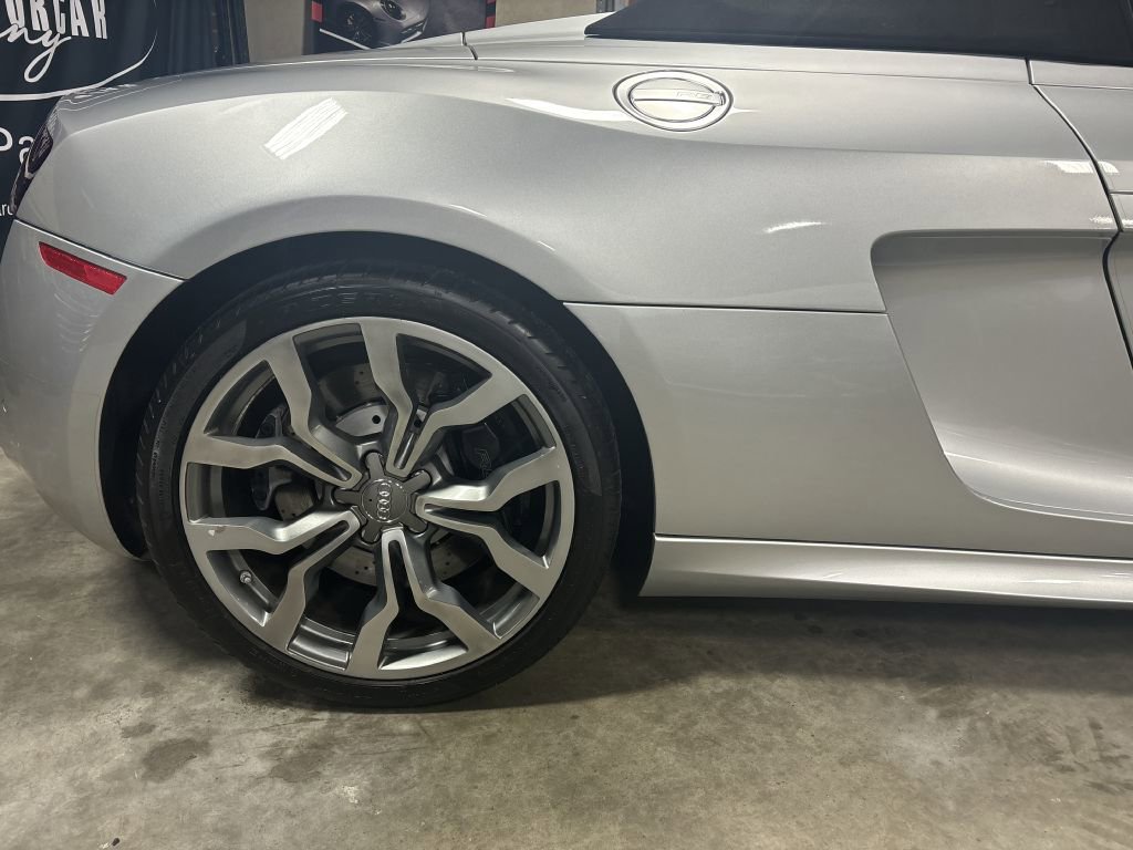 Used 2011 Audi R8 V10 image 25