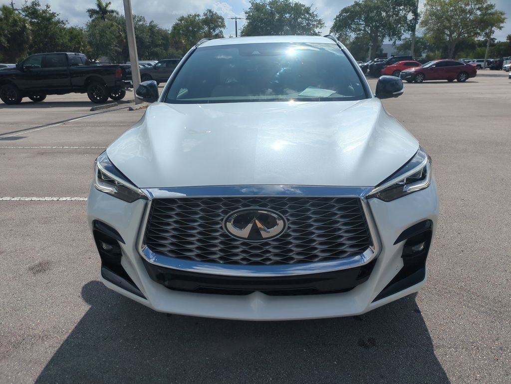 Used 2025 INFINITI QX55 Essential w/ Cargo Package AWD/4WD image 4