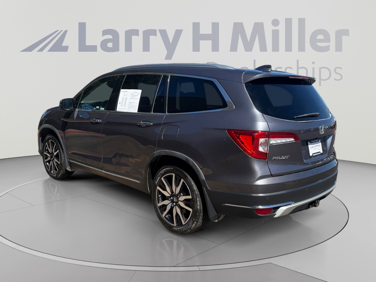Used 2019 Honda Pilot Touring image 3