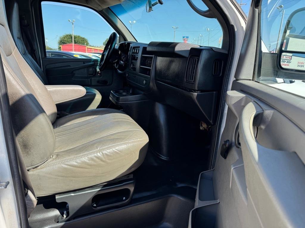 Used 2013 Chevrolet Express 1500 RWD image 6