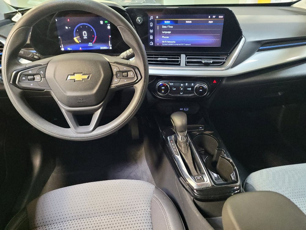 Used 2025 Chevrolet Trax LT FWD image 22