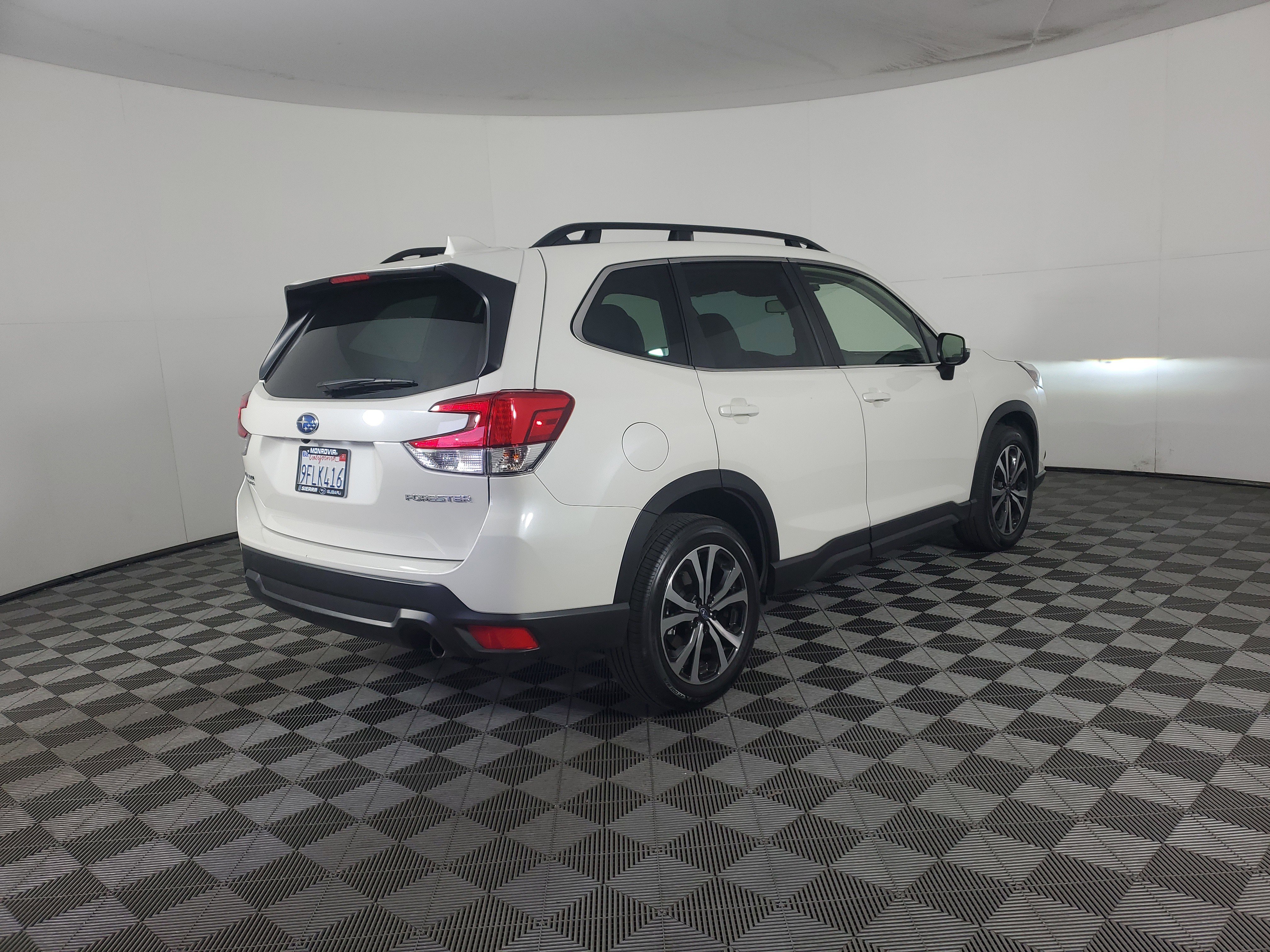Used 2023 Subaru Forester Limited image 4