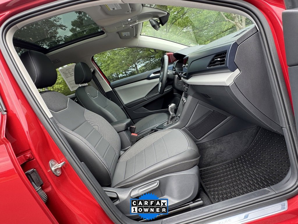 Used 2023 Volkswagen Taos SE w/ Panoramic Sunroof Package image 18