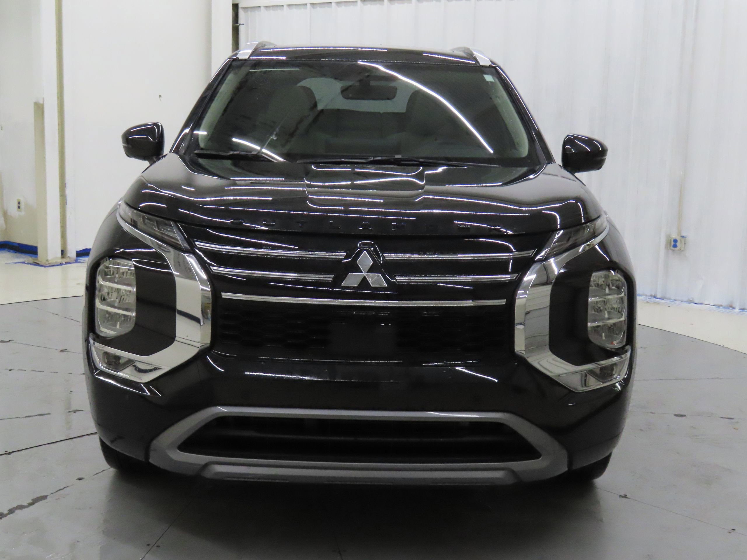 New 2025 Mitsubishi Outlander SEL image 8