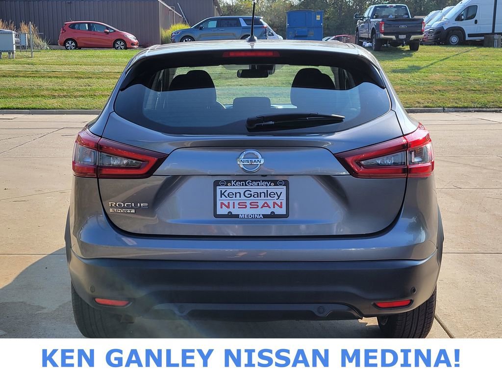 Used 2020 Nissan Rogue Sport S image 4