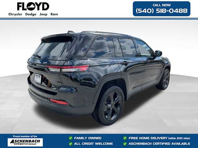 New 2025 Jeep Grand Cherokee Limited w/ Black Appearance Package image 3