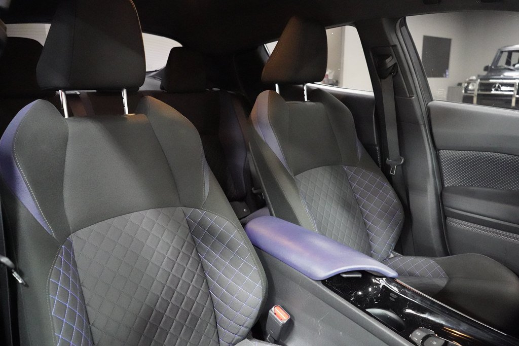 Used 2021 Toyota C-HR XLE FWD image 23
