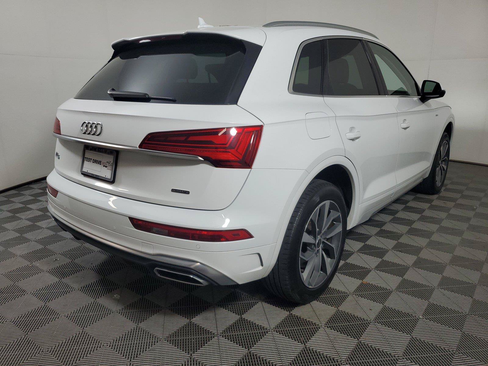 Used 2024 Audi Q5 2.0T Premium Plus AWD/4WD image 6