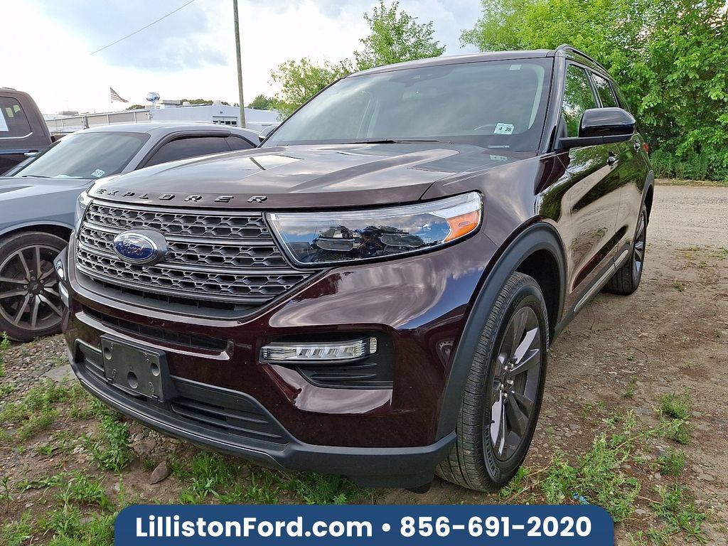 Used 2022 Ford Explorer XLT w/ Equipment Group 202A AWD/4WD image 1