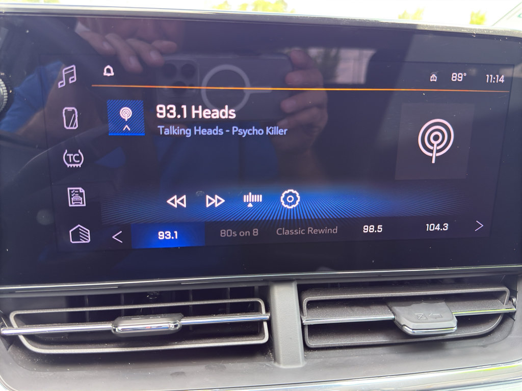 Used 2025 Chevrolet Trax LT FWD image 23