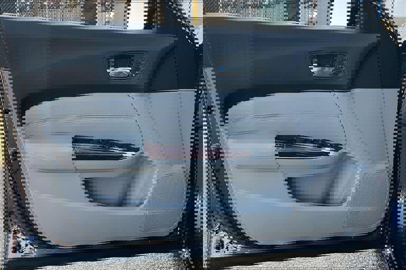 Used 2017 Acura TLX V6 w/ Technology Package FWD image 25