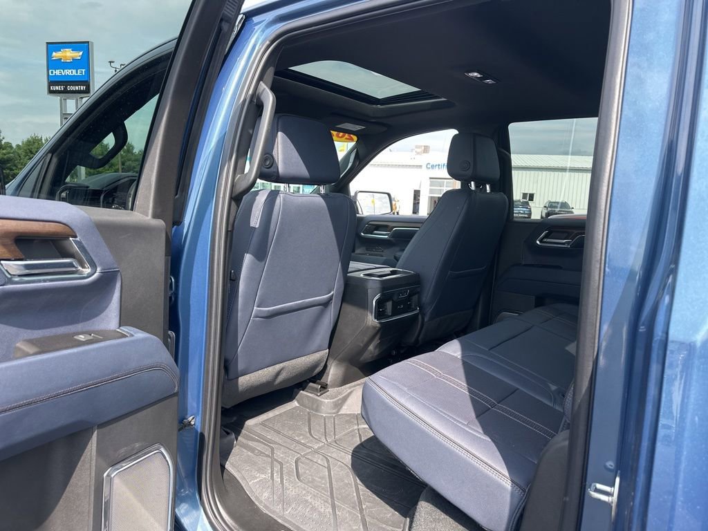 Used 2024 Chevrolet Silverado 1500 High Country image 25