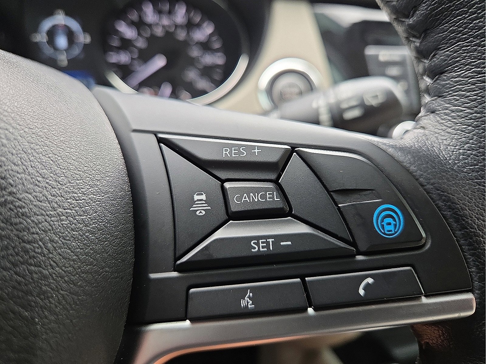 Used 2022 Nissan Rogue Sport SL w/ Premium Package image 18