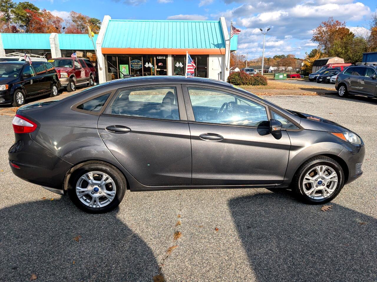 Used 2015 Ford Fiesta SE image 6