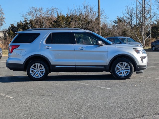 Used 2019 Ford Explorer XLT w/ Equipment Group 201A image 4