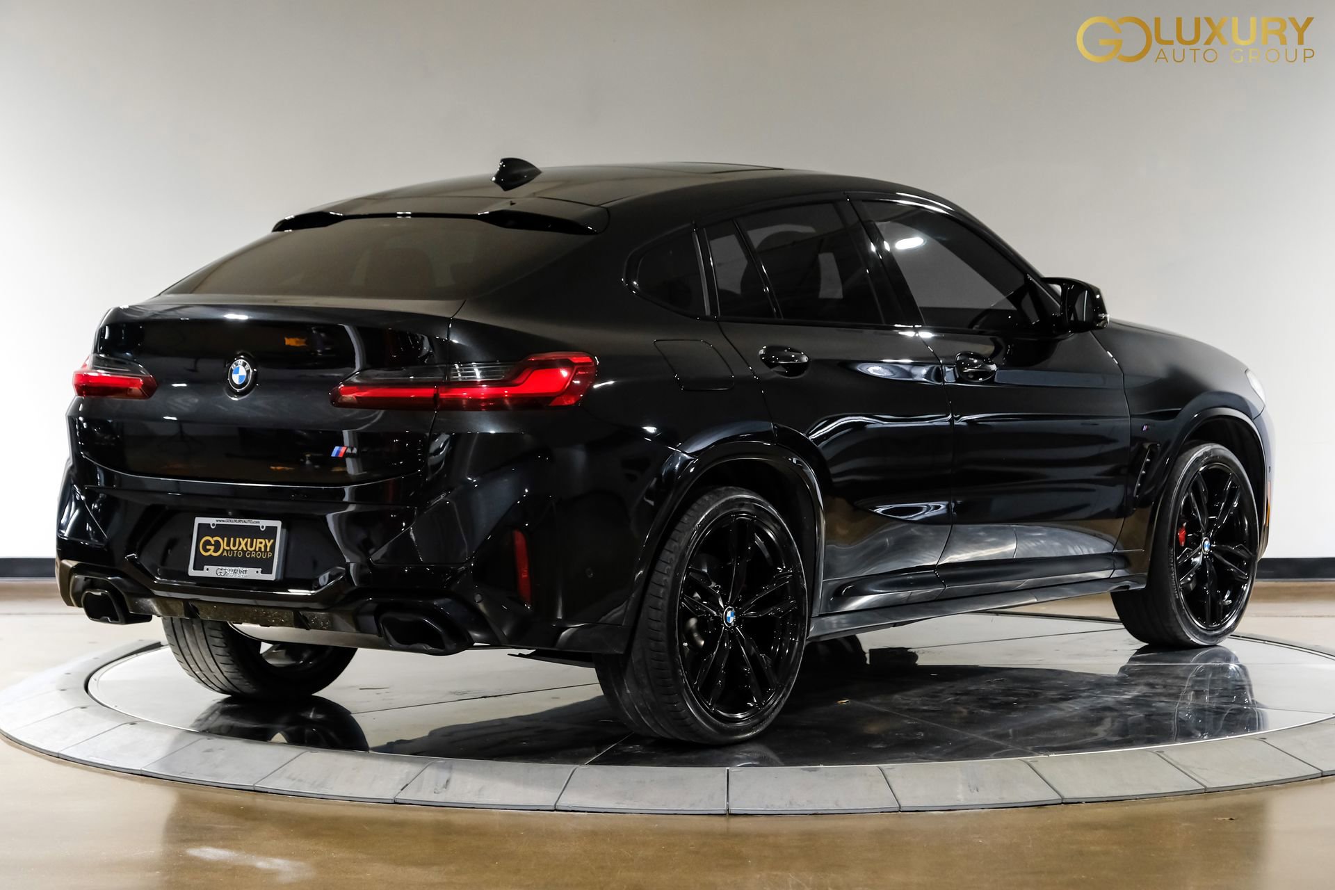 Used 2024 BMW X4 M40i w/ Premium Package image 10