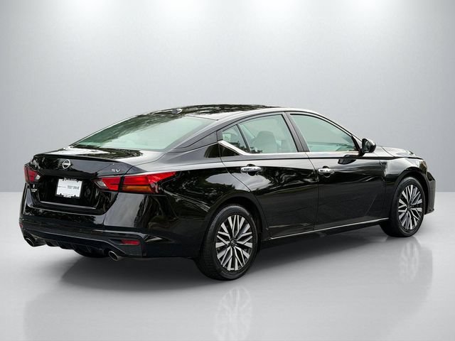 Used 2023 Nissan Altima 2.5 SV w/ SV Premium Package FWD image 7