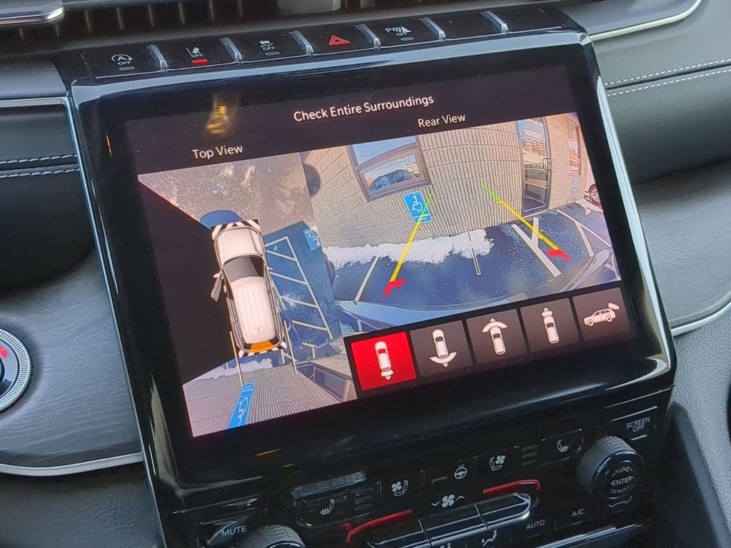 Used 2024 Jeep Grand Cherokee L Limited w/ Luxury Tech Group II image 18