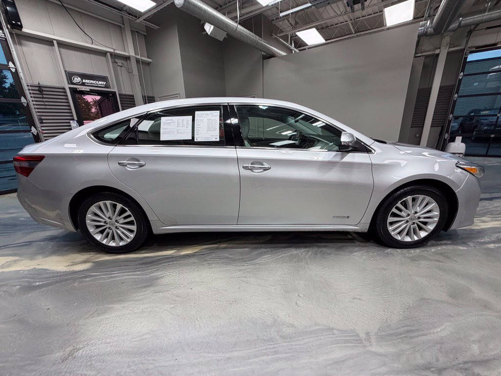 Used 2014 Toyota Avalon XLE Touring FWD image 32