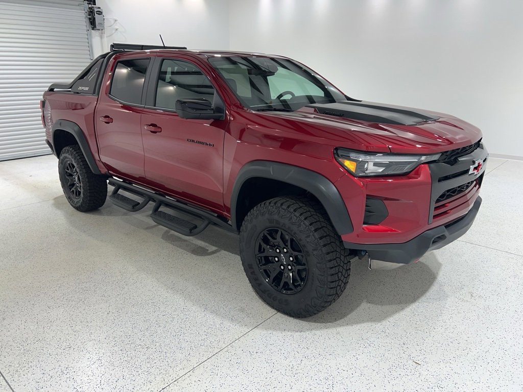 New 2025 Chevrolet Colorado ZR2 w/ Midnight Edition image 7