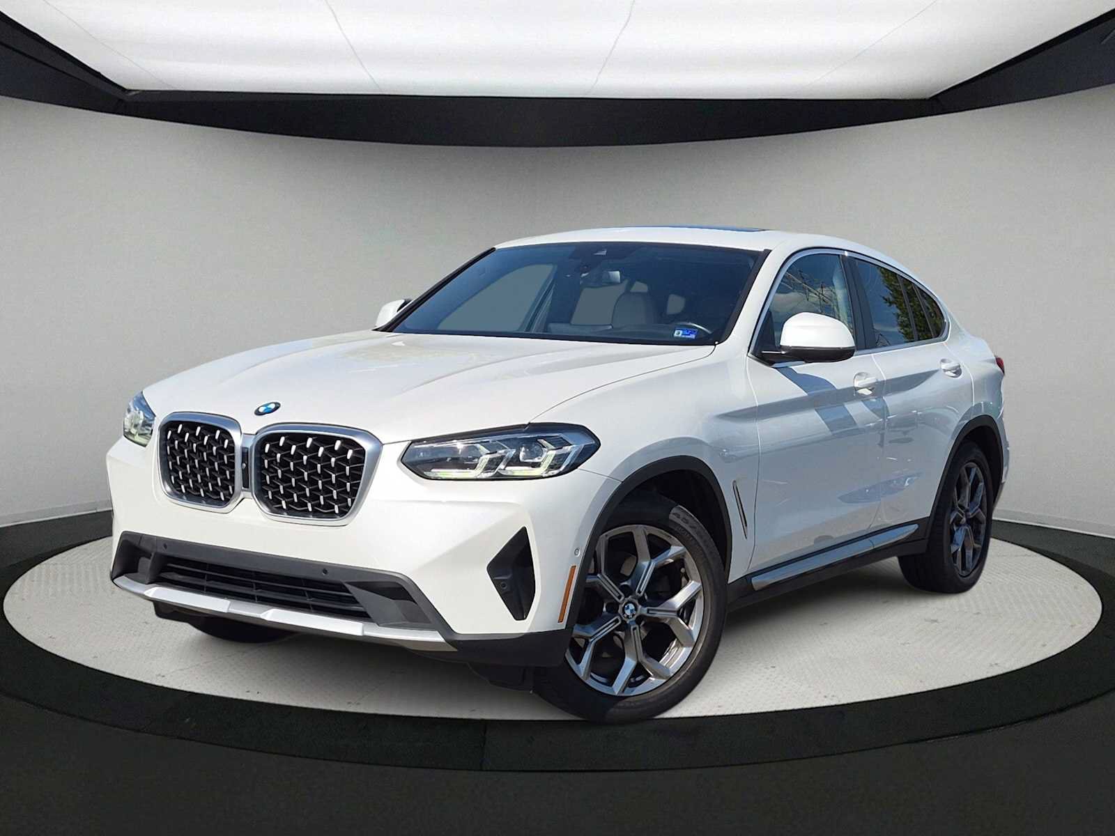 Used 2023 BMW X4 xDrive30i w/ Parking Assistance Package AWD/4WD image 1