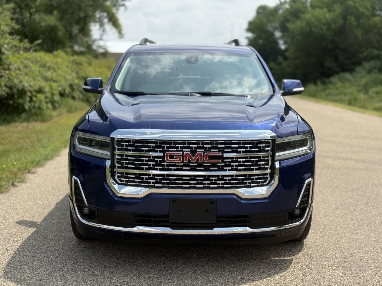 Used 2023 GMC Acadia Denali AWD/4WD image 3
